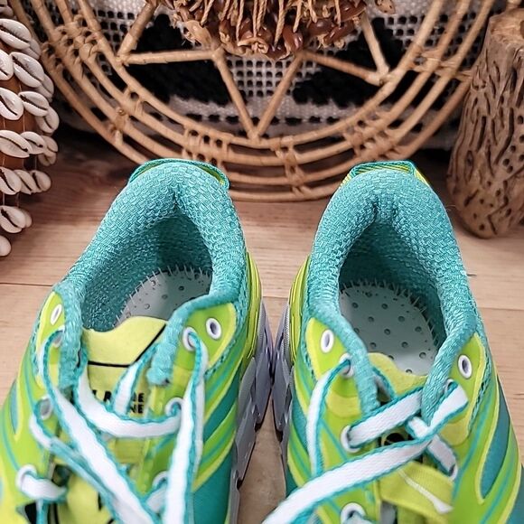 Hoka One One Womens 5.5 Conquest 2  Running Gym Shoe Acid Green Aqua Sneakers - Picture 8 of 13